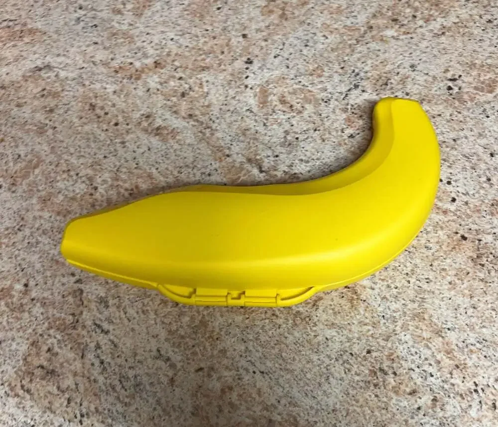 Tupperware Forget Me Not Hinged Banana Keeper Storage Container